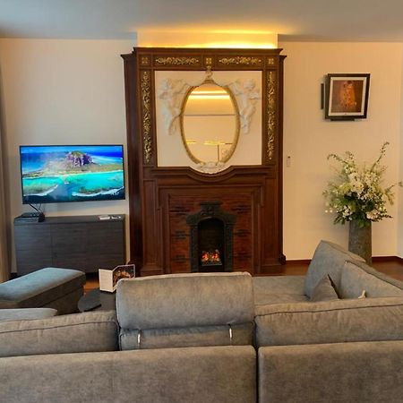 Botanique Suites Airbnb, Antwerpen Ngoại thất bức ảnh