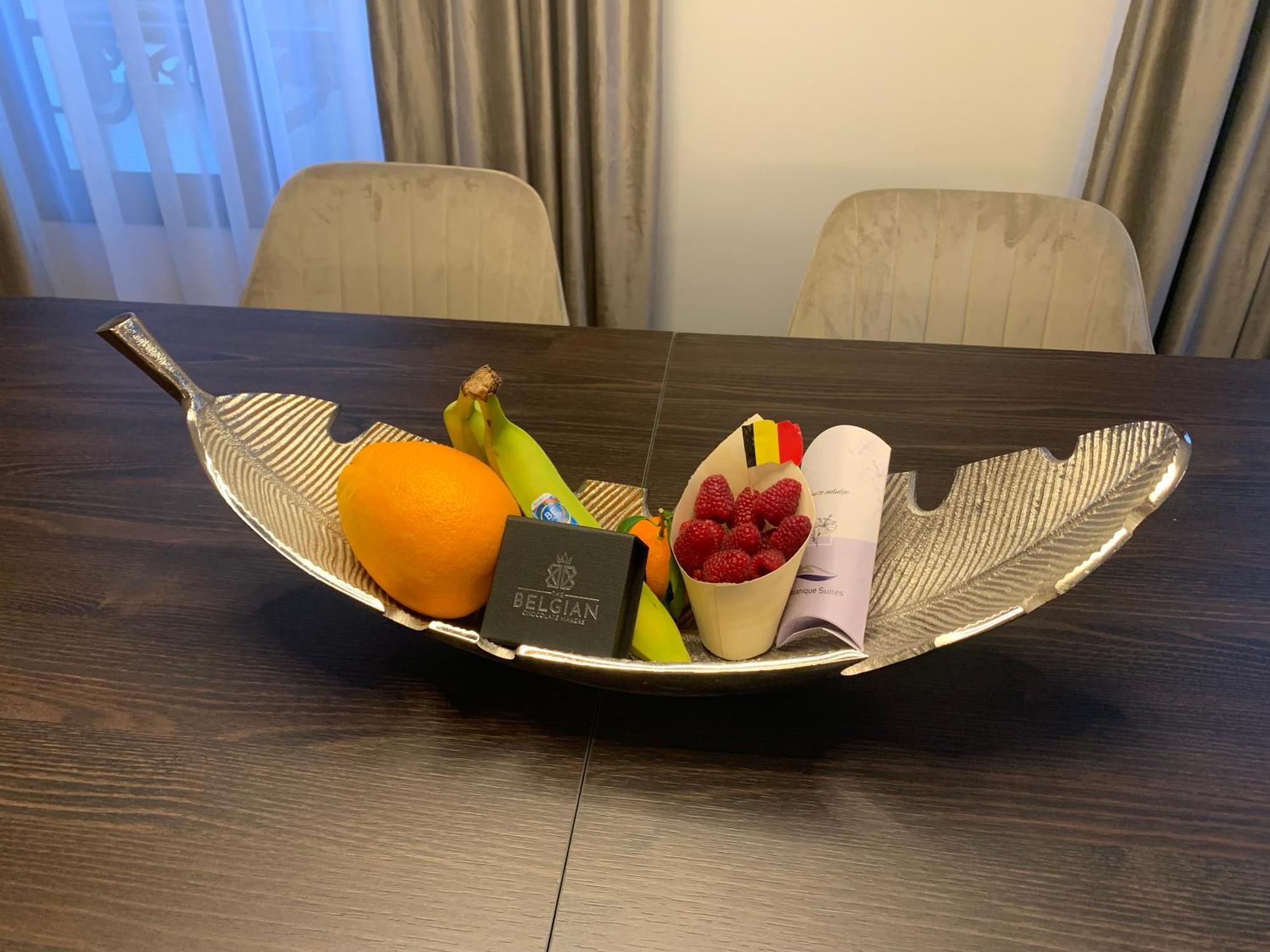 Botanique Suites Airbnb, Antwerpen Ngoại thất bức ảnh