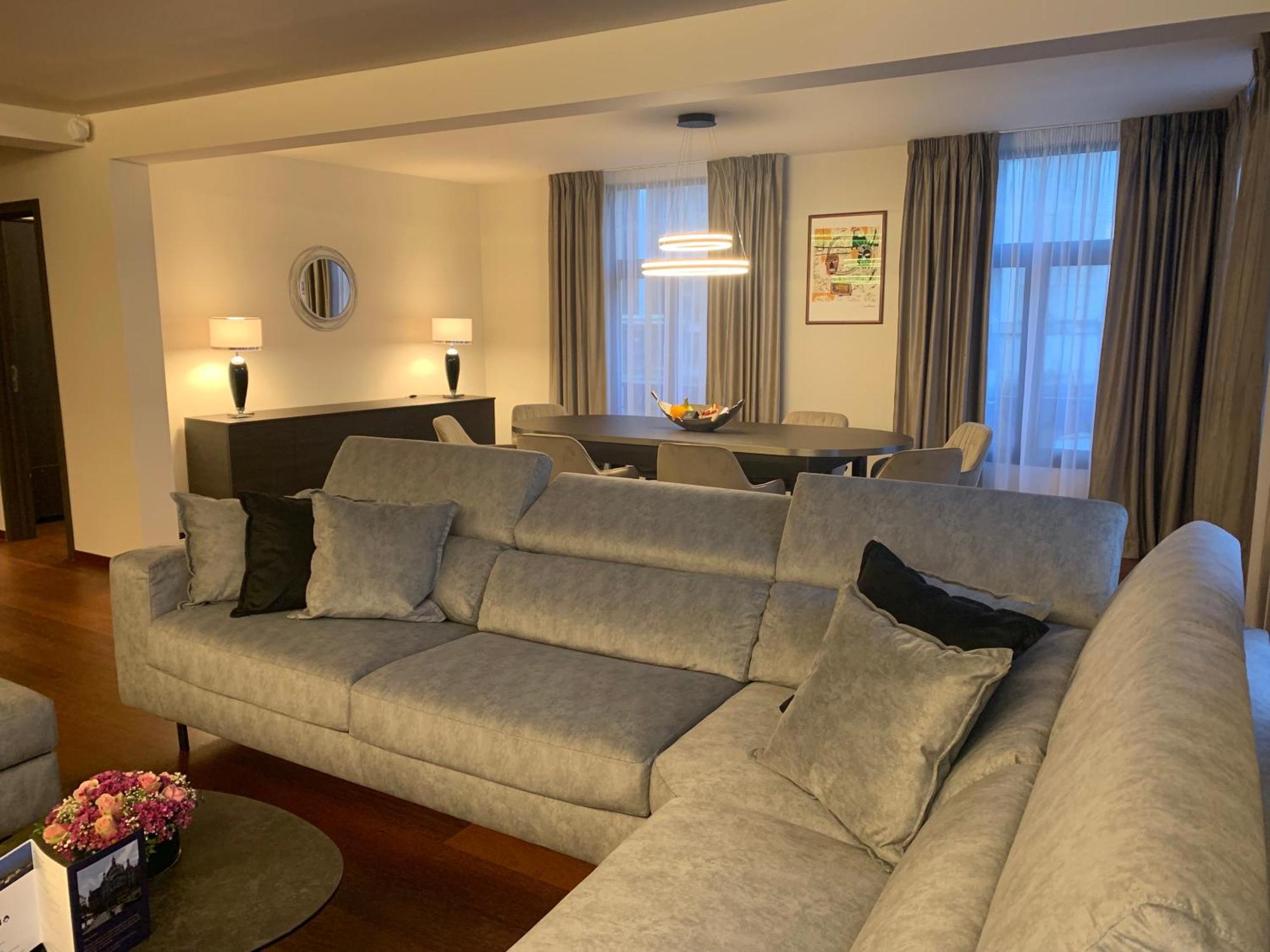Botanique Suites Airbnb, Antwerpen Ngoại thất bức ảnh