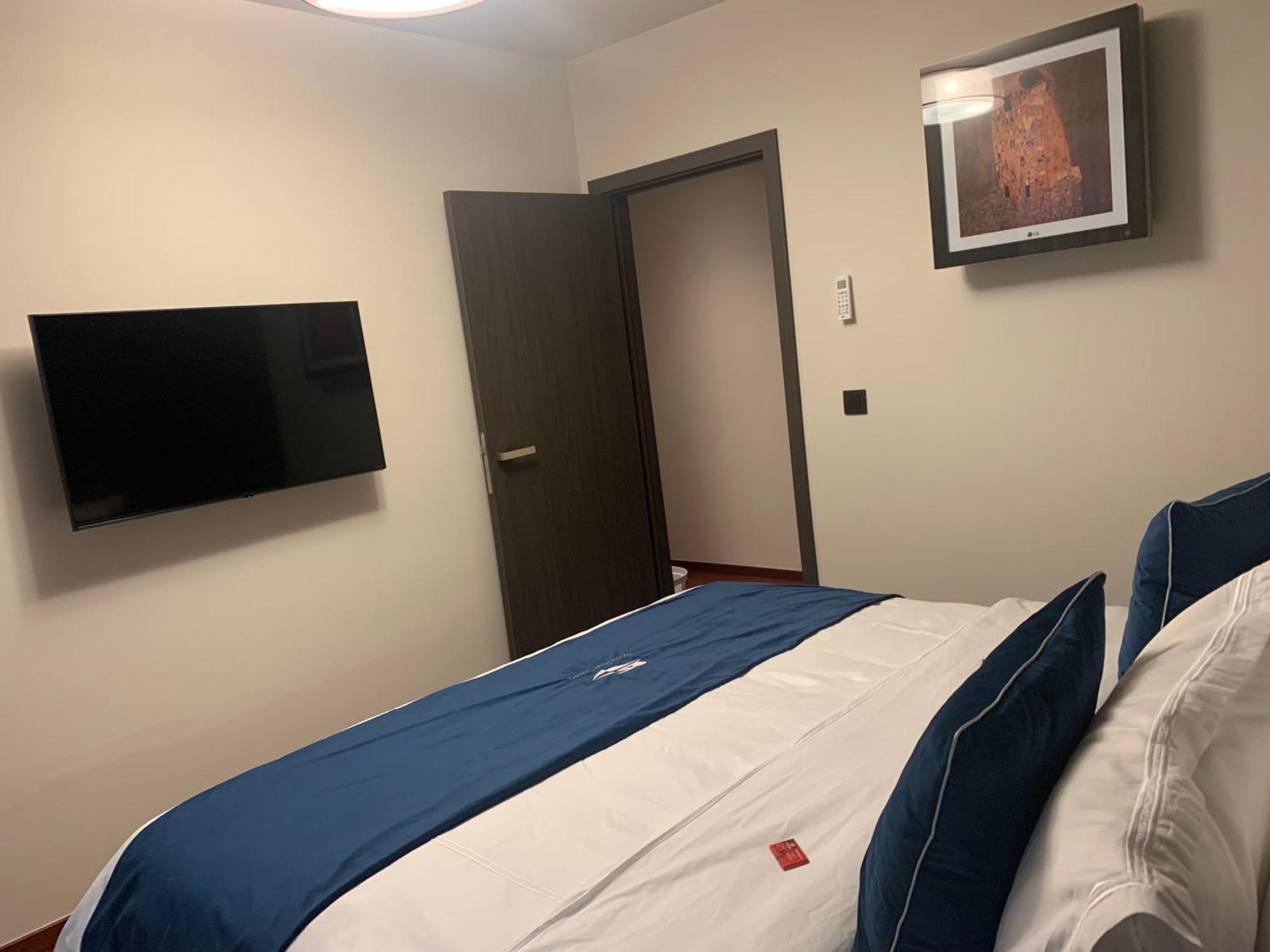 Botanique Suites Airbnb, Antwerpen Ngoại thất bức ảnh