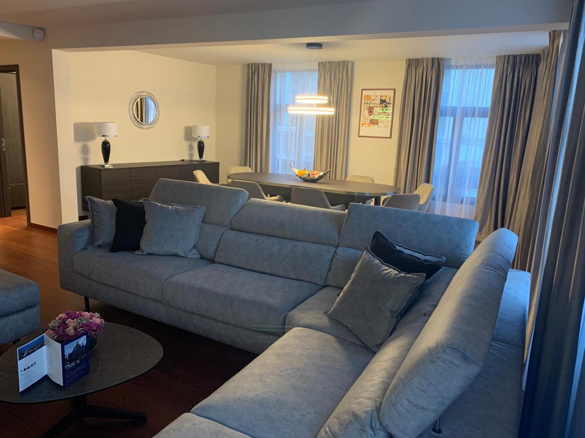 Botanique Suites Airbnb, Antwerpen Ngoại thất bức ảnh