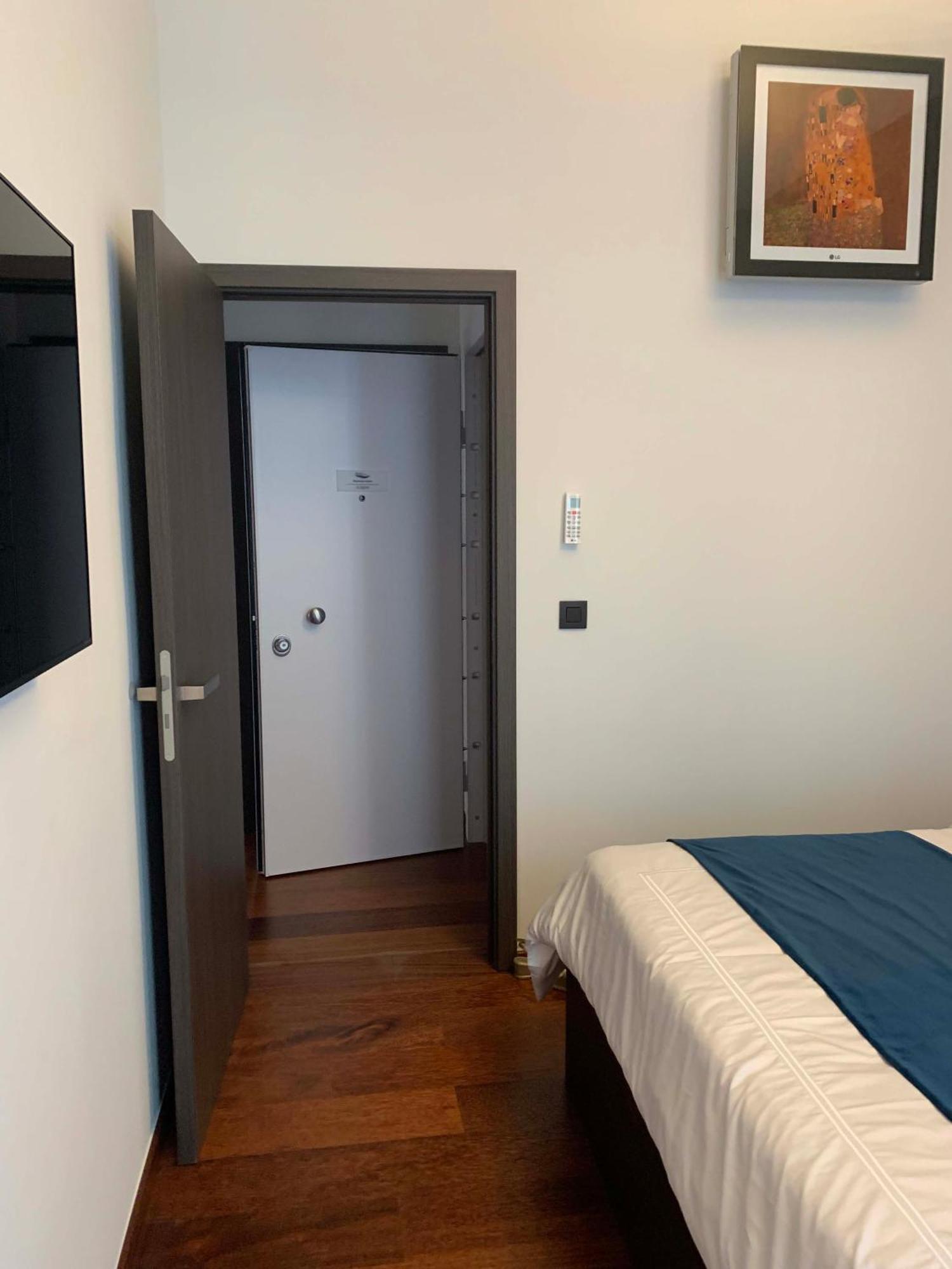 Botanique Suites Airbnb, Antwerpen Ngoại thất bức ảnh