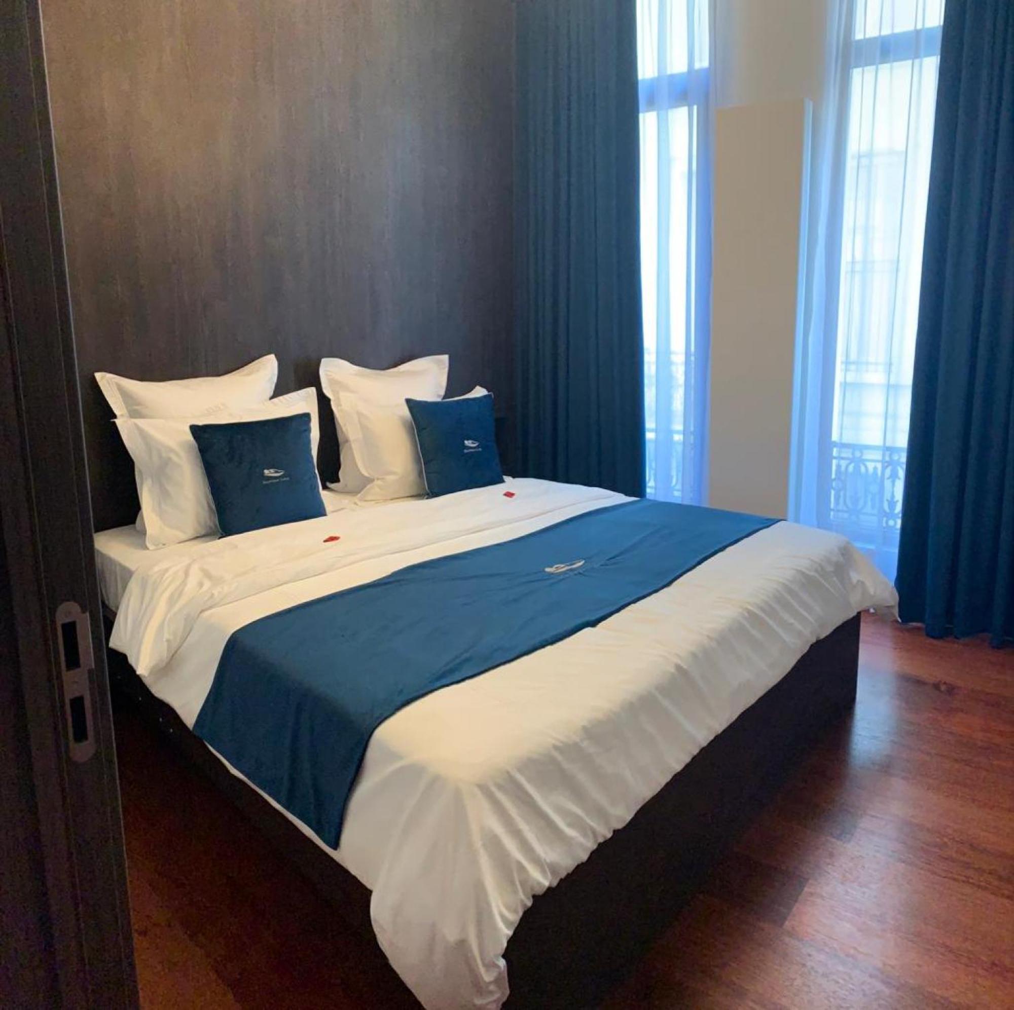 Botanique Suites Airbnb, Antwerpen Ngoại thất bức ảnh