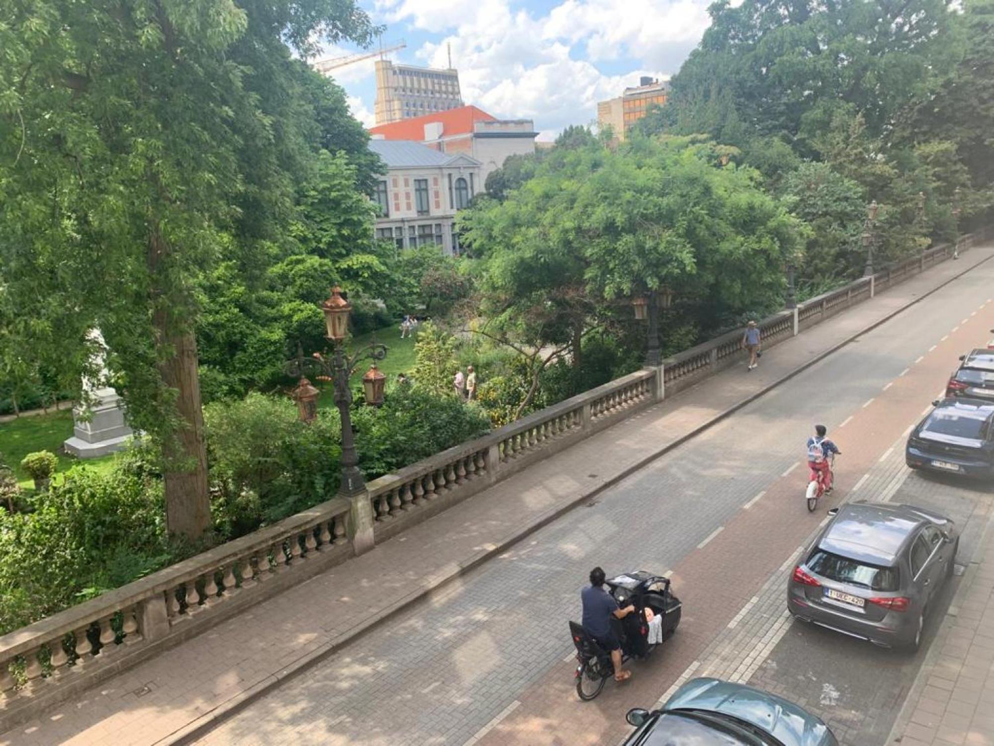 Botanique Suites Airbnb, Antwerpen Ngoại thất bức ảnh