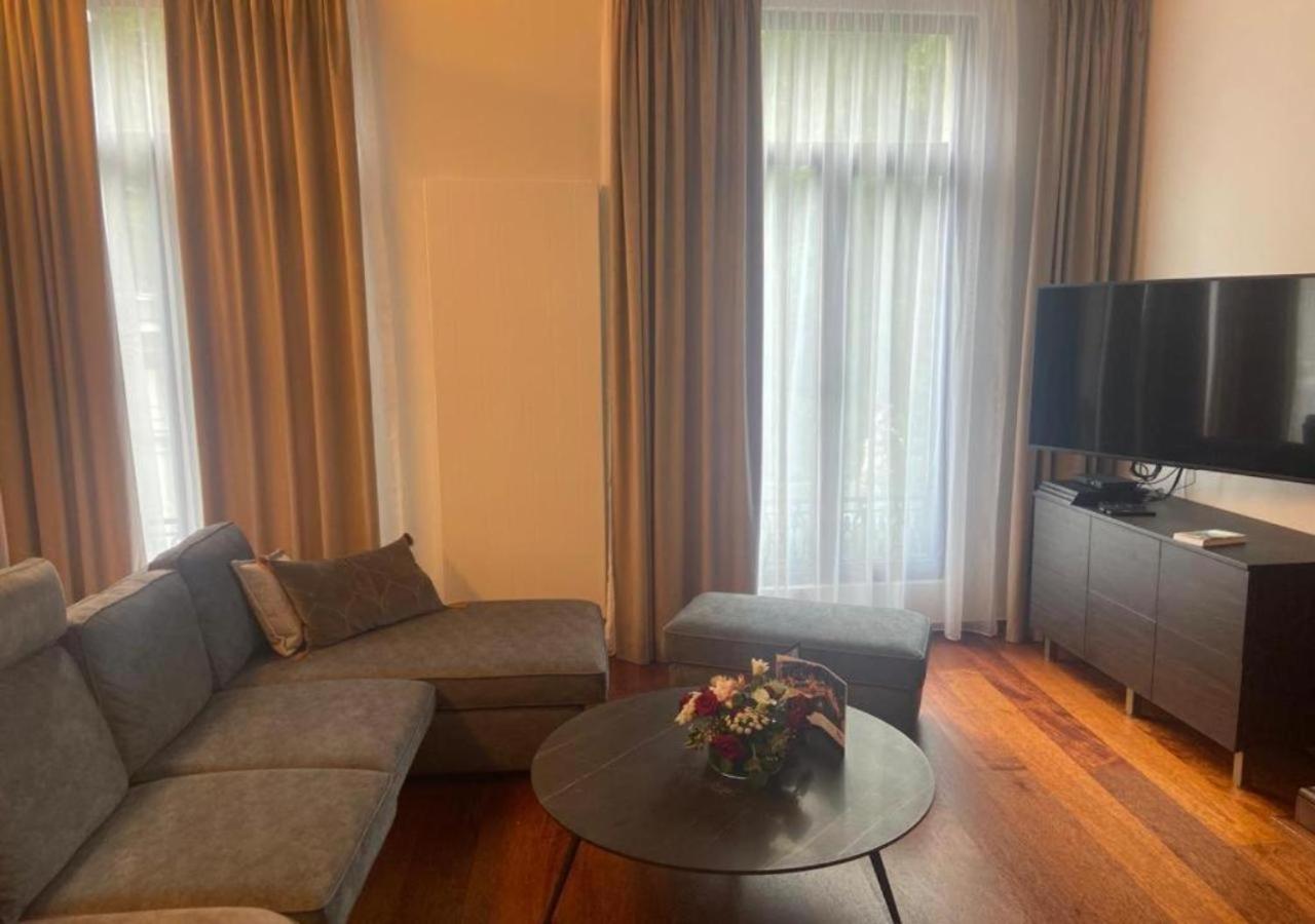 Botanique Suites Airbnb, Antwerpen Ngoại thất bức ảnh